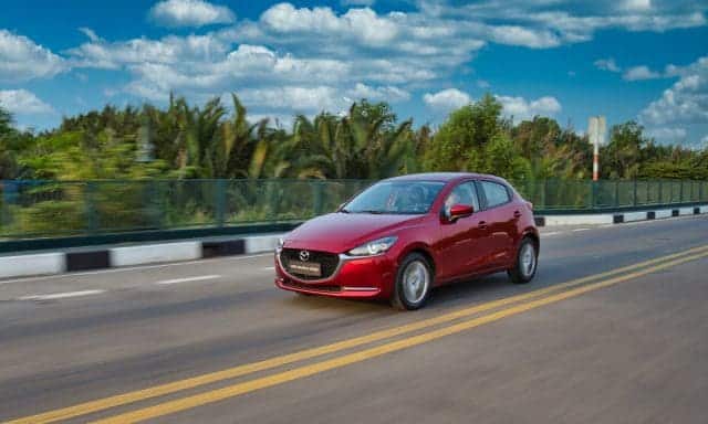 Mazda 2 2023 giá lăn bánh, đánh giá xe, khuyến mãi