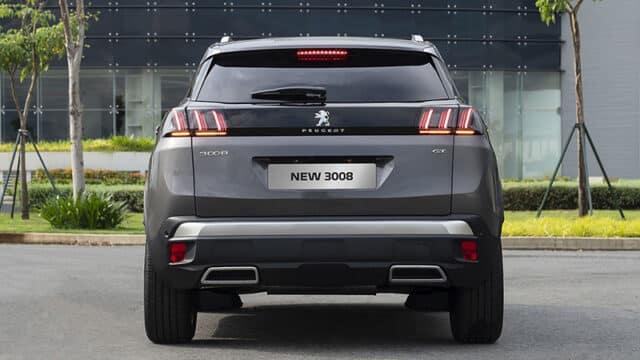 Đuôi xe Peugeot 3008 2023: Bắt mắt với đèn hậu họa tiết móng vuốt