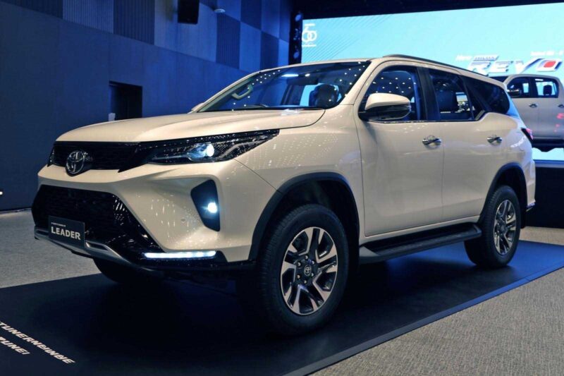 Toyota Fortuner Leader 2023 mới nâng cấp tại Thái Lan.