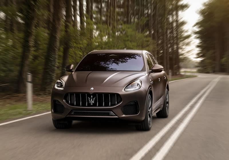 Maserati Grecale 2023 với đầu xe quen thuộc.