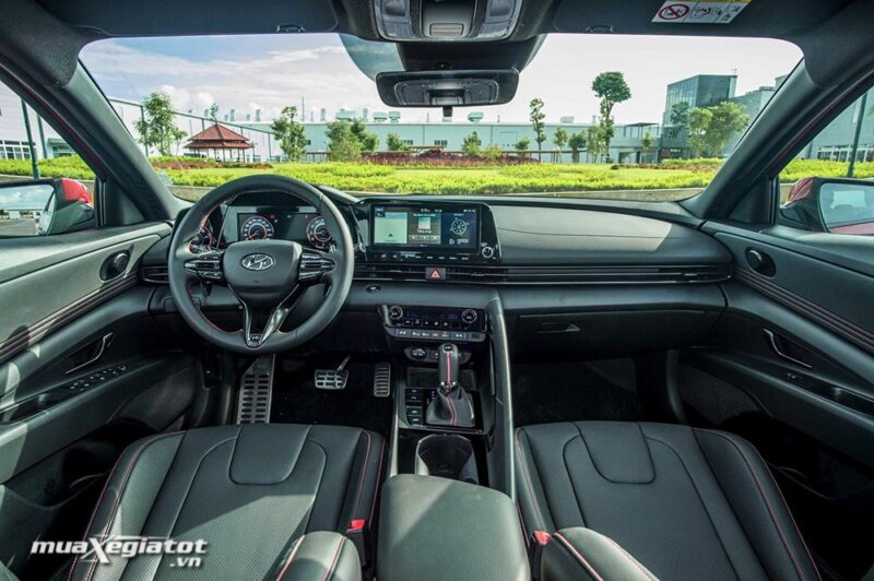 Hyundai Elantra 2023 với nội thất thay đổi toàn diện.