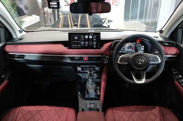 Toyota Vios 2023 sở hữu khoang lái đầy tươi trẻ.