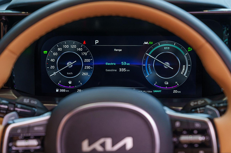 Kia Sorento Hybrid được trang bị màn hình Full LCD 12,3 inch có thể thay đổi chế độ hiển thị và màu sắc theo từng chế độ lái.egiatot-vn-12