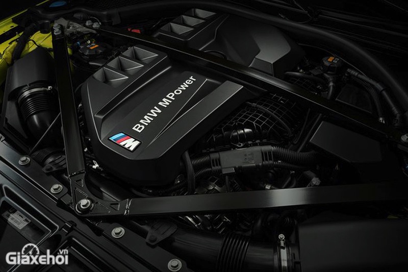 BMW M4 Competition 2023 được trang bị động cơ mạnh mẽ.