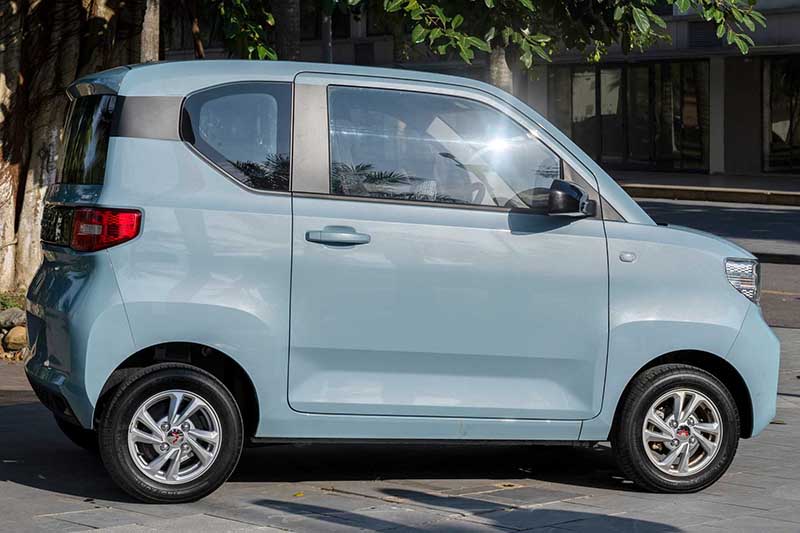 Là xe mini nên Wuling HongGuang Mini EV sẽ chỉ được trang bị bộ mâm 12 inch đơn giản.