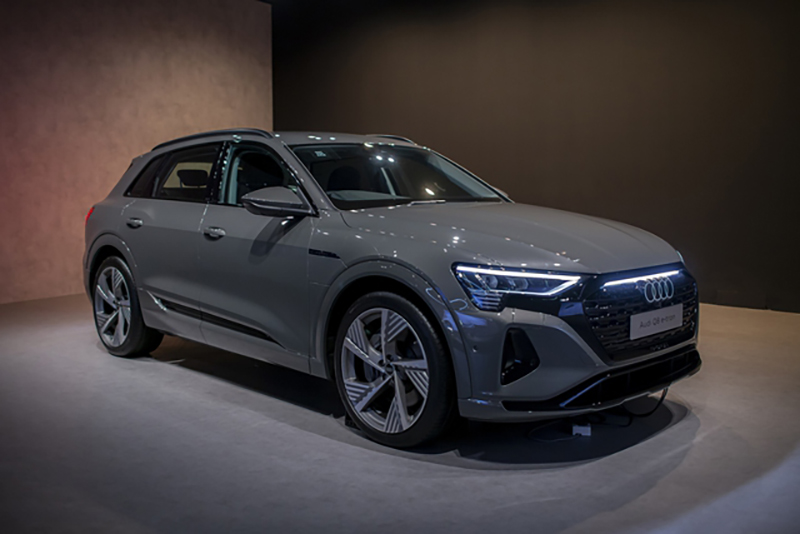 Cùng với xu hướng ưu tiên sử dụng động cơ điện cho xe hơi trên toàn cầu hiện nay, Audi Q8 e-tron 2024 cũng không ngoại lệ với động cơ xe thuần điện.