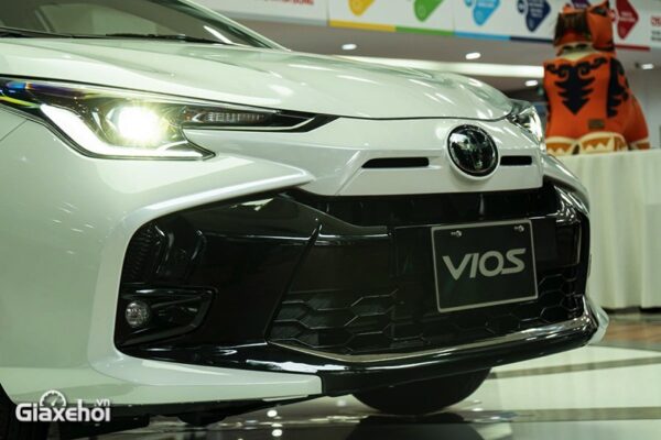 Toyota Vios 2023: Giá lăn bánh KM 08/2023 – Đánh giá xe – Thông số kỹ thuật