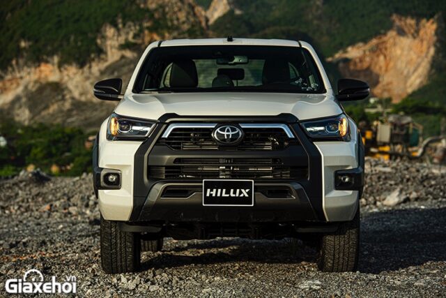 Toyota Hilux 2023: giá lăn bánh ưu đãi 09/2023, đánh giá xe, hình ảnh