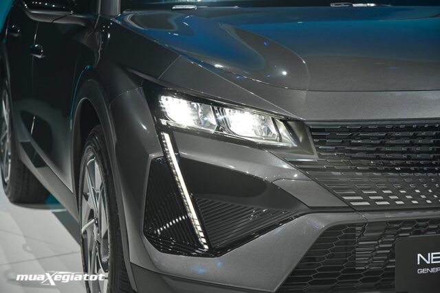 Dải đèn LED ma trân của xe Peugeot 408 GT