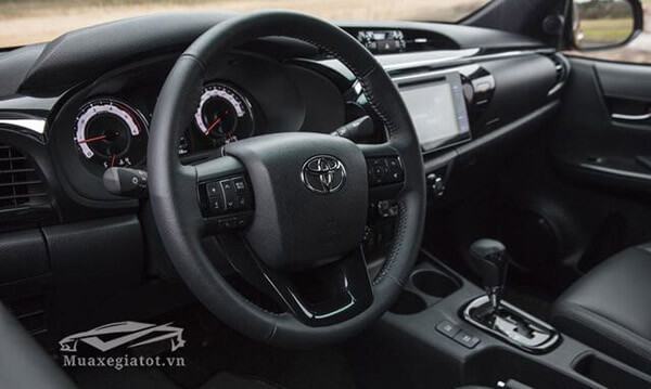 Đánh giá xe Toyota Hilux 2020 cũ: an toàn không hề thua kém một chiếc SUV