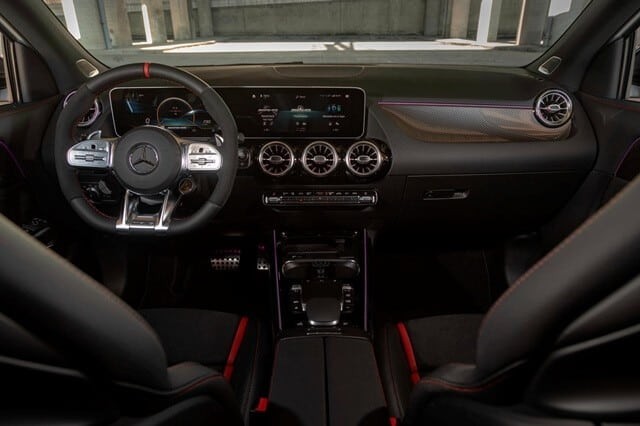 Mercedes-AMG GLA 45 S 4Matic+ 2024: Giá lăn bánh khuyến mãi, Đánh giá xe, Thông số kỹ thuật