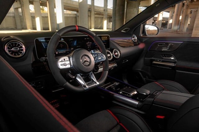 Mercedes-AMG GLA 45 S 4Matic+ 2024: Giá lăn bánh khuyến mãi, Đánh giá xe, Thông số kỹ thuật
