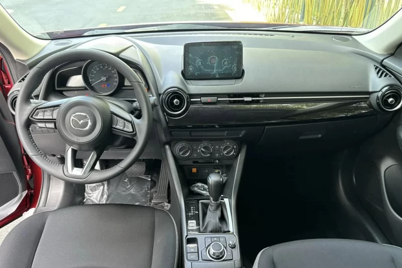 Nội thất xe Mazda CX-3 2024 - Tối giản