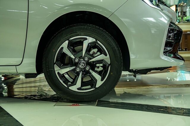Toyota Vios 2023: Giá lăn bánh khuyến mãi, Đánh giá xe, Thông số kỹ thuật