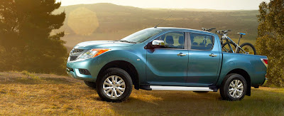 Chọn mua xe bán tải: Mazda BT-50 hay Toyota Hilux ?