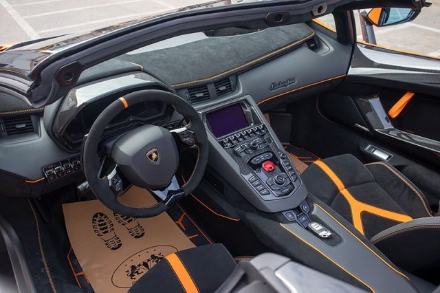 Lamborghini Aventador 2024: Giá bán mới nhất, Đánh giá xe, Thông số kỹ thuật
