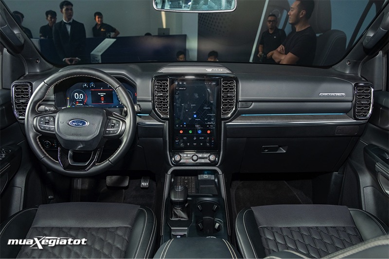 Nội thất Ford Everest Platinum 2024: Sang trọng, tiện nghi