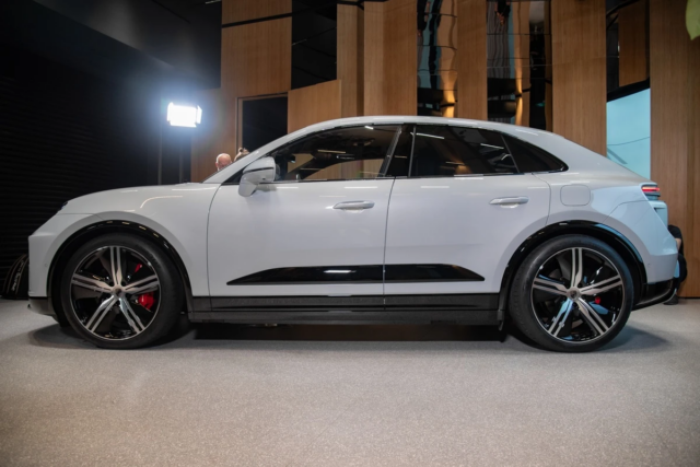 Porsche Macan EV 2024 sắp bán tại Việt Nam: Xe sang chạy điện giá từ 4,18 tỷ