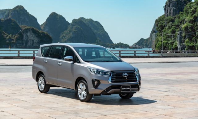 Toyota Veloz Cross có phải là “cứu tinh” của Innova tại Việt Nam?
