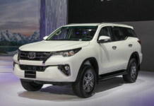 Tại sao Ford Everest ngày càng bán chạy hơn Hyundai Santa Fe, Toyota Fortuner?