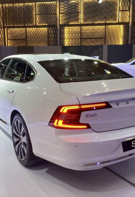 Volvo S90 2025: Giá bán mới nhất, Đánh giá thông số kỹ thuật