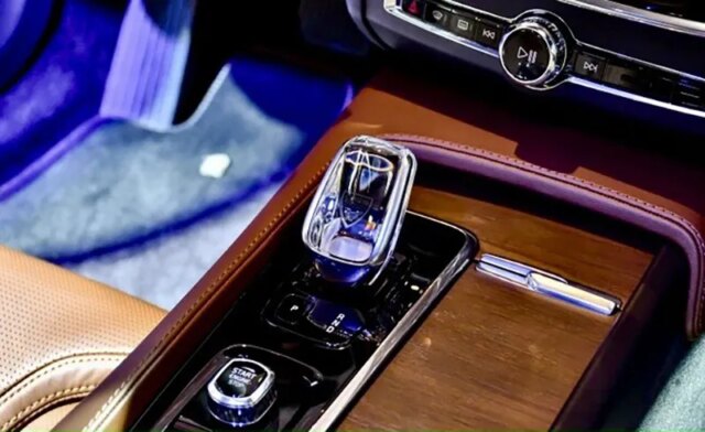 Volvo S90 2025: Giá bán mới nhất, Đánh giá thông số kỹ thuật