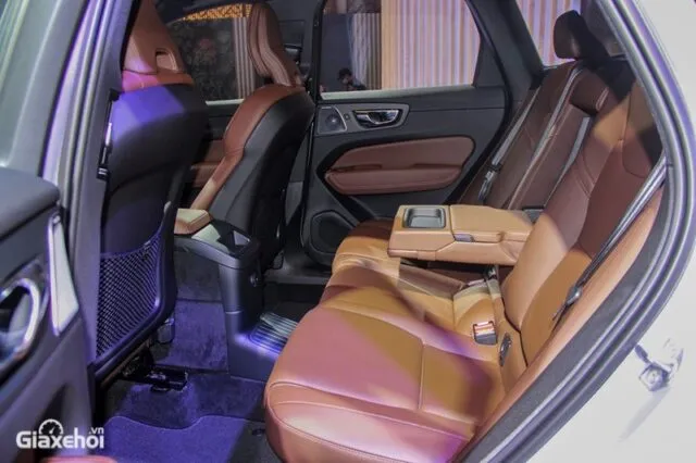 Volvo XC60 2025: Giá bán bao nhiêu? Khuyến mãi, Đánh giá xe, Hình ảnh