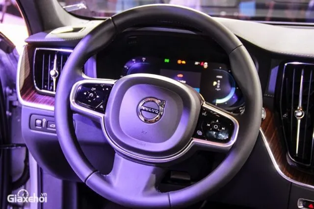 Volvo XC60 2025: Giá bán bao nhiêu? Khuyến mãi, Đánh giá xe, Hình ảnh