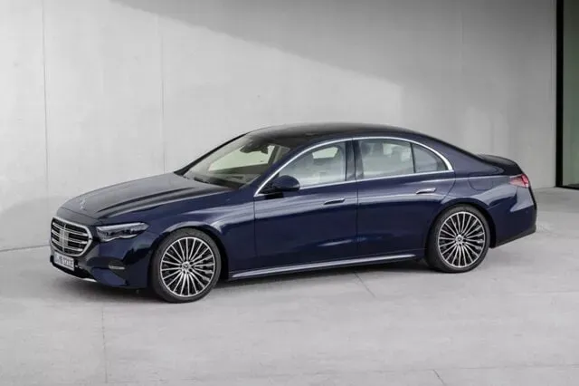 Mercedes-Benz E-Class 2026 | Giá bán khuyến mãi, Đánh giá thông số kỹ thuật