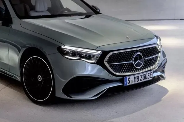 Mercedes-Benz E-Class 2026 | Giá bán khuyến mãi, Đánh giá thông số kỹ thuật