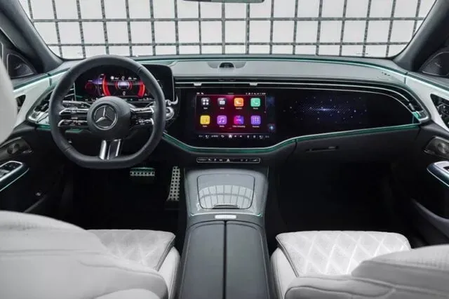 Mercedes-Benz E-Class 2026 | Giá bán khuyến mãi, Đánh giá thông số kỹ thuật