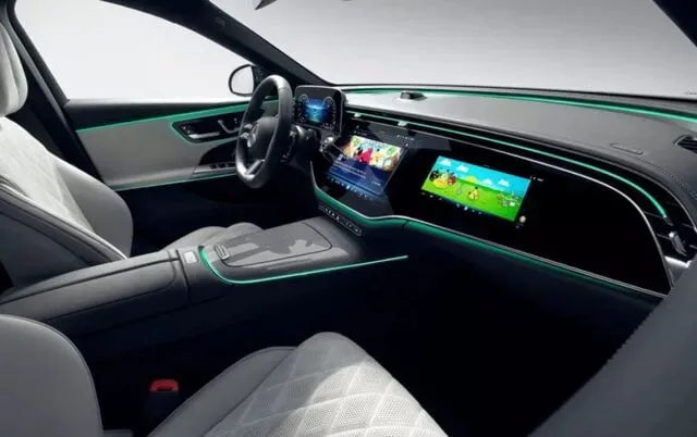 Mercedes-Benz E-Class 2026 | Giá bán khuyến mãi, Đánh giá thông số kỹ thuật