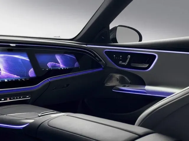 Mercedes-Benz E-Class 2026 | Giá bán khuyến mãi, Đánh giá thông số kỹ thuật