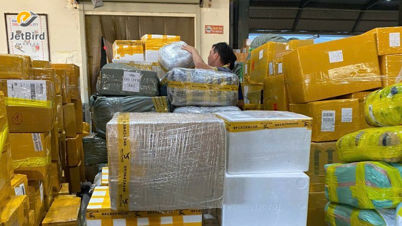 Jetbird Express tự hào cung cấp dịch vụ vận chuyển quốc tế an toàn, nhanh chóng